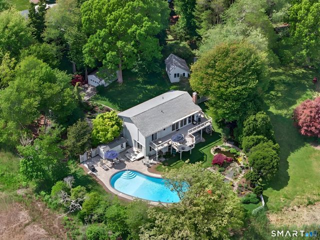 11 Cambridge Court East, Old Saybrook, CT 06475