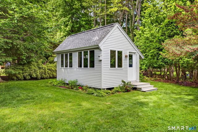 11 Cambridge Court East, Old Saybrook, CT 06475