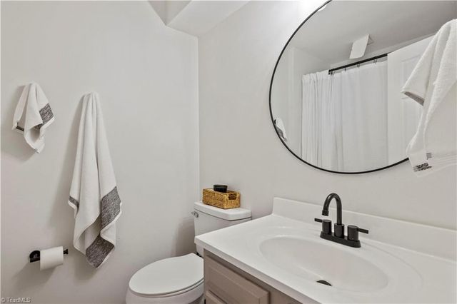 221 Quietwood Drive 221, Winston-salem, NC 27103