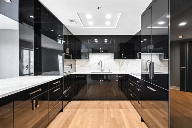 950 N MICHIGAN Avenue 4104, Chicago, IL 60611