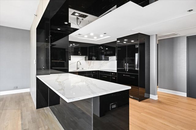 950 N MICHIGAN Avenue 4104, Chicago, IL 60611