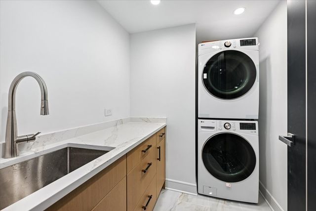 950 N MICHIGAN Avenue 4104, Chicago, IL 60611