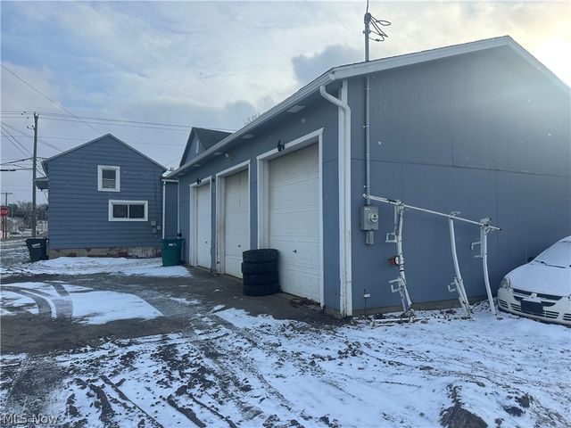 403 Nassau Street W, East Canton, OH 44730