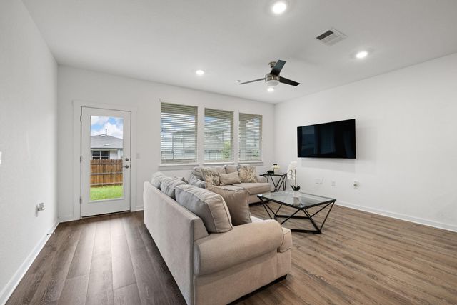 13725 Lubeck DR, Pflugerville, TX 78660