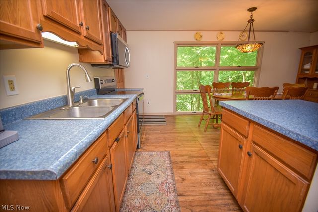 1683 Ridge Road, Hinckley, OH 44233