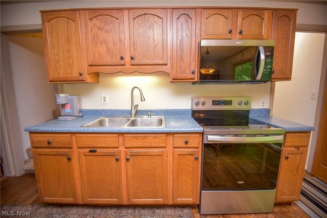 1683 Ridge Road, Hinckley, OH 44233