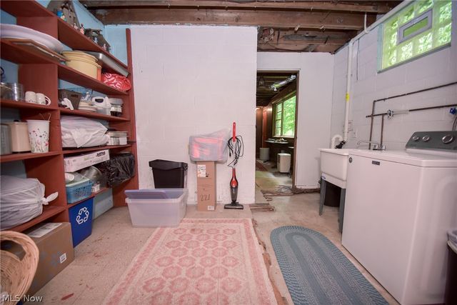 1683 Ridge Road, Hinckley, OH 44233