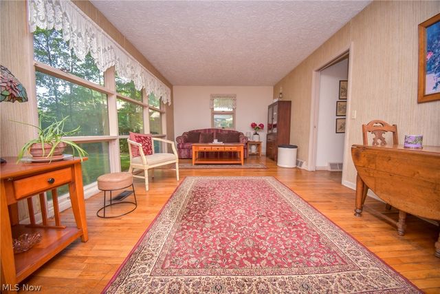 1683 Ridge Road, Hinckley, OH 44233