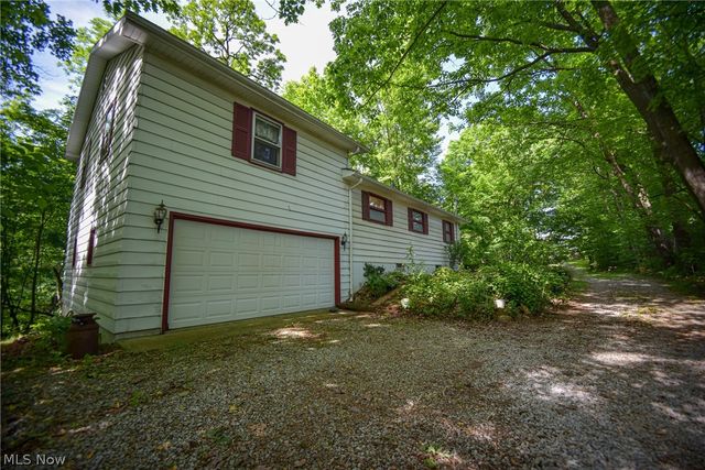 1683 Ridge Road, Hinckley, OH 44233
