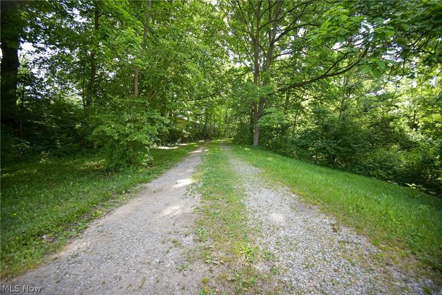 1683 Ridge Road, Hinckley, OH 44233
