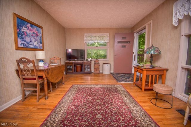 1683 Ridge Road, Hinckley, OH 44233