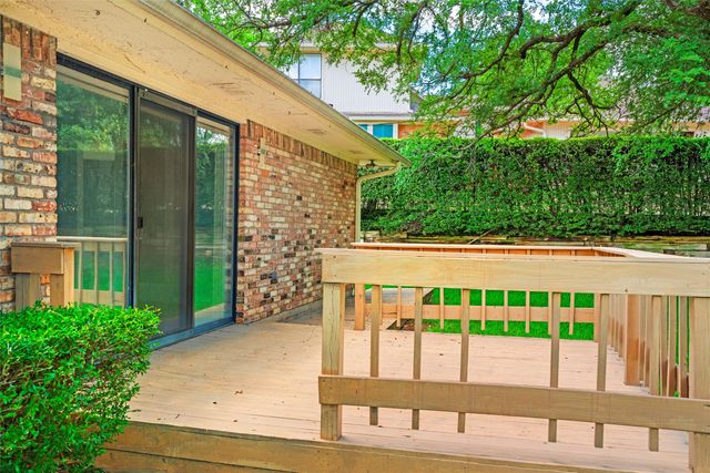 1908 Lakehill Court, Arlington, TX 76012