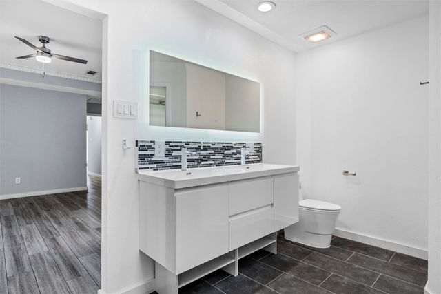 1908 Lakehill Court, Arlington, TX 76012