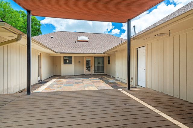 1908 Lakehill Court, Arlington, TX 76012
