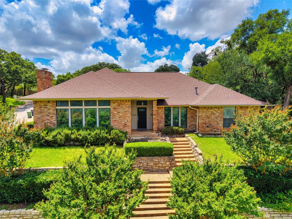 1908 Lakehill Court, Arlington, TX 76012