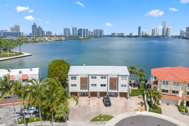 3927 NE 171st St, North Miami Beach, FL 33160