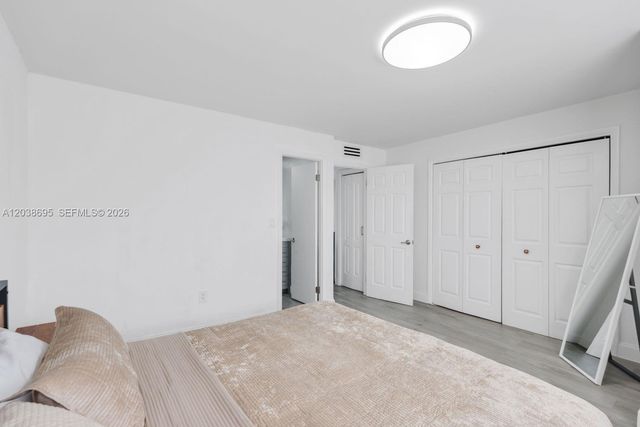 3927 NE 171st St, North Miami Beach, FL 33160