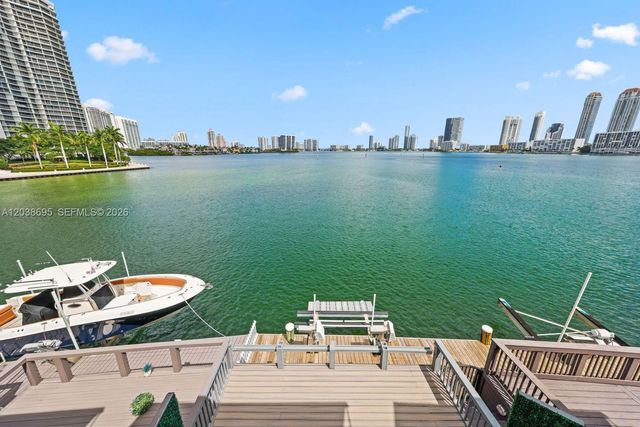 3927 NE 171st St, North Miami Beach, FL 33160