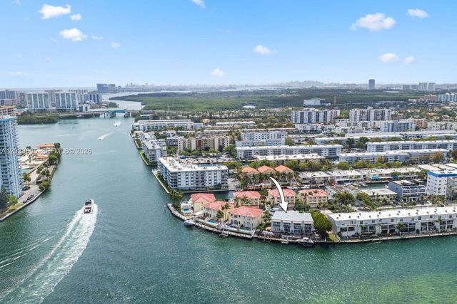 3927 NE 171st St, North Miami Beach, FL 33160