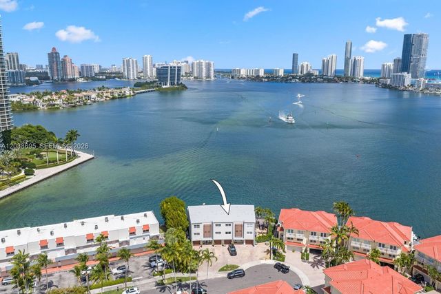 3927 NE 171st St, North Miami Beach, FL 33160