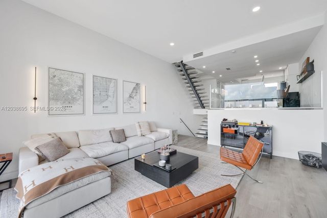 3927 NE 171st St, North Miami Beach, FL 33160