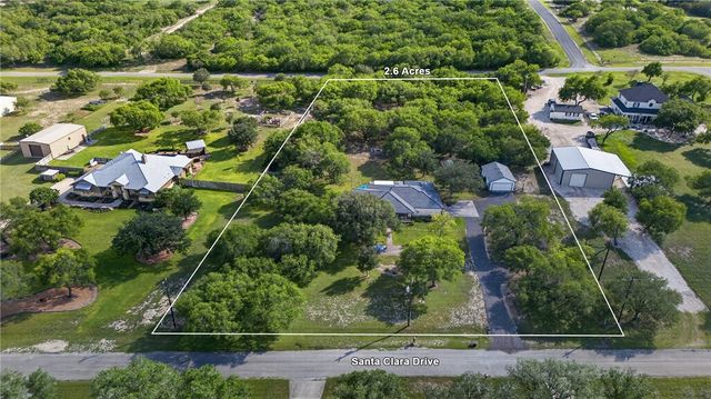 5729 Santa Clara Dr, Robstown, TX 78380