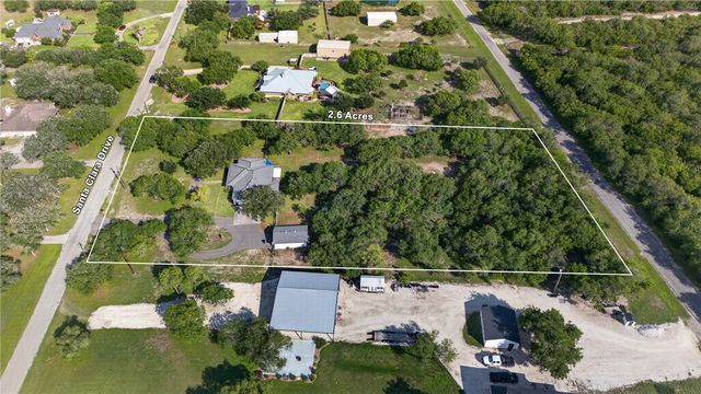 5729 Santa Clara Dr, Robstown, TX 78380