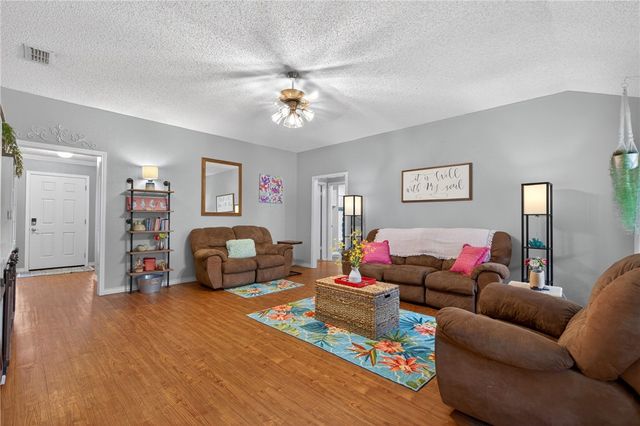 5729 Santa Clara Dr, Robstown, TX 78380