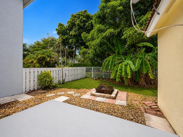 6711 GREEN ISLAND Circle, Lake Worth, FL 33463