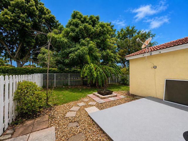 6711 GREEN ISLAND Circle, Lake Worth, FL 33463