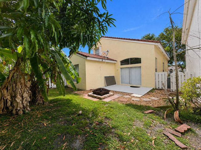 6711 GREEN ISLAND Circle, Lake Worth, FL 33463