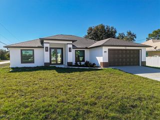 2901 2nd ST SW, Lehigh Acres, FL 33976