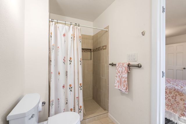 2945 Plaza Azul, Santa Fe, NM 87507