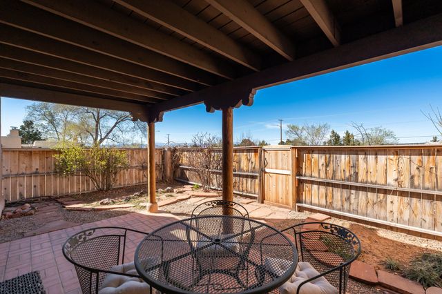 2945 Plaza Azul, Santa Fe, NM 87507