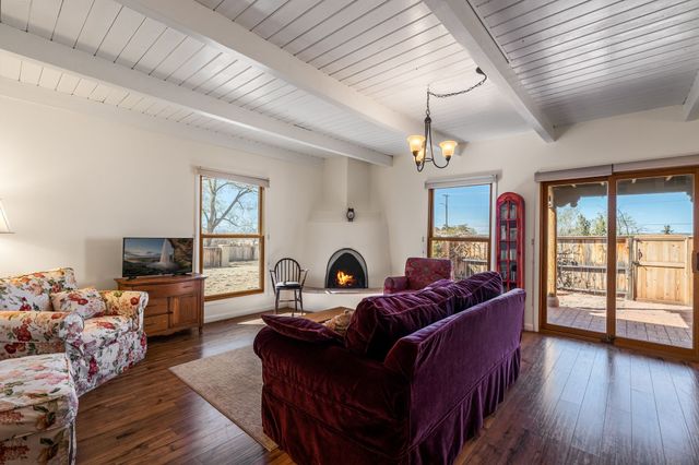 2945 Plaza Azul, Santa Fe, NM 87507