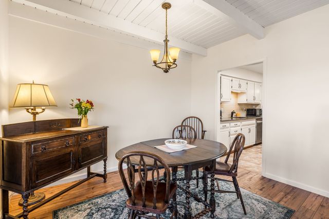 2945 Plaza Azul, Santa Fe, NM 87507