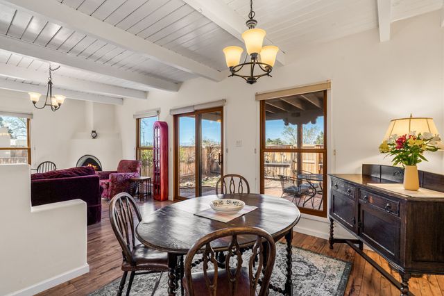 2945 Plaza Azul, Santa Fe, NM 87507