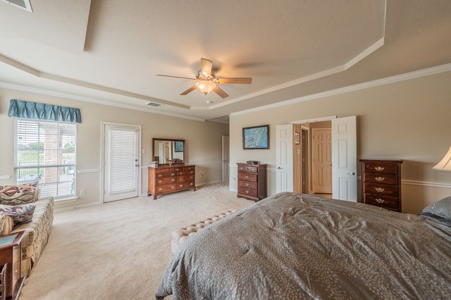 1424 Bassett Hound Drive, Fort Worth, TX 76052