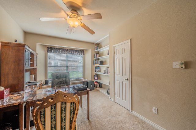 1424 Bassett Hound Drive, Fort Worth, TX 76052