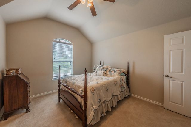 1424 Bassett Hound Drive, Fort Worth, TX 76052
