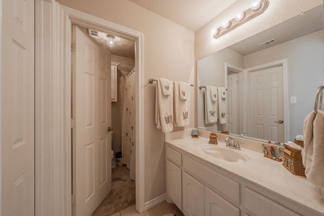 1424 Bassett Hound Drive, Fort Worth, TX 76052