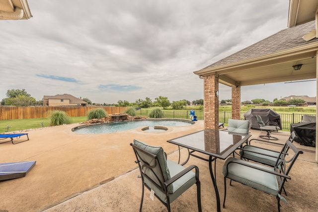1424 Bassett Hound Drive, Fort Worth, TX 76052