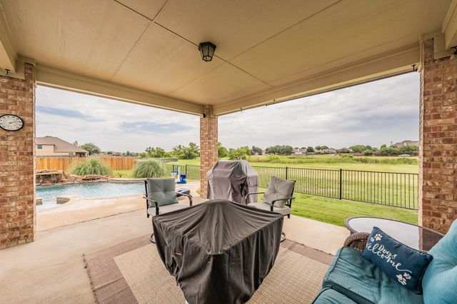 1424 Bassett Hound Drive, Fort Worth, TX 76052