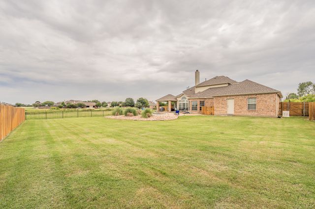 1424 Bassett Hound Drive, Fort Worth, TX 76052
