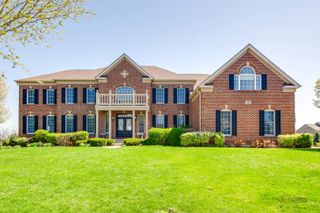 18 Tournament Drive N, Hawthorn Woods, IL 60047