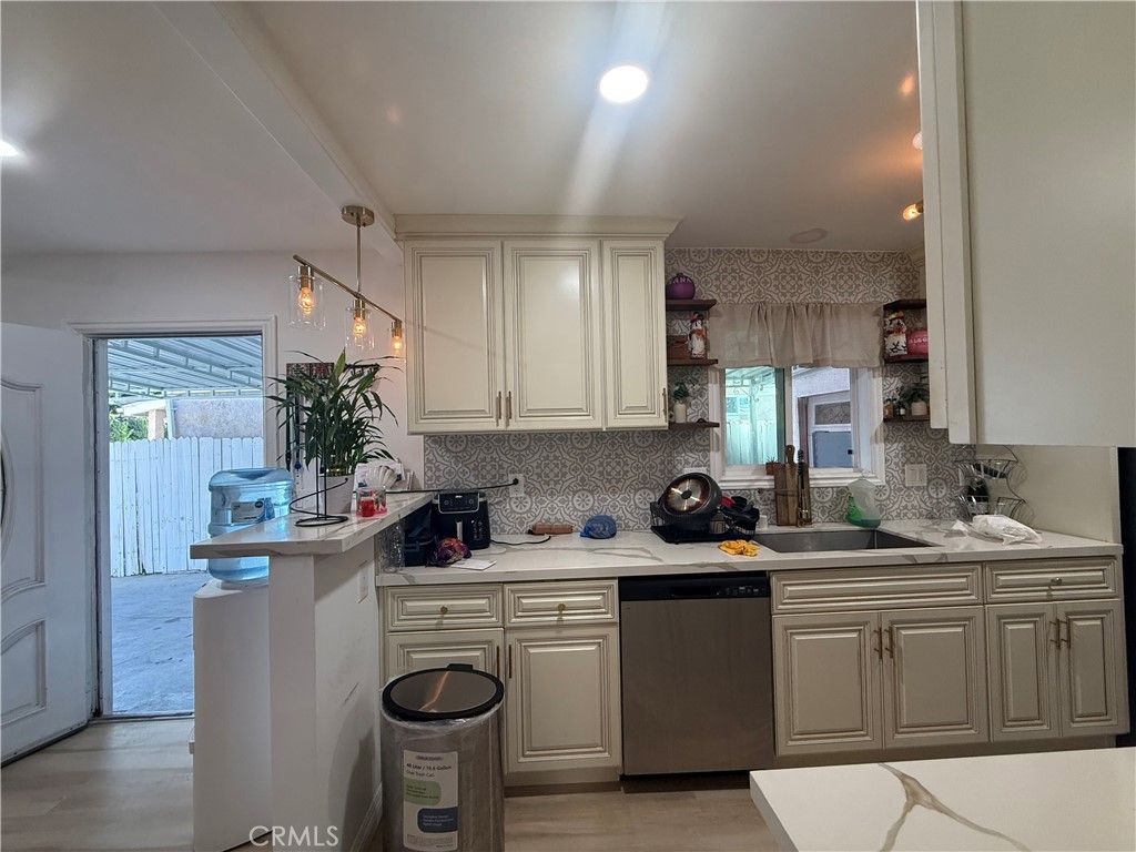 Image 22 of property listing at 1101 W 152nd, Compton, CA 90220
