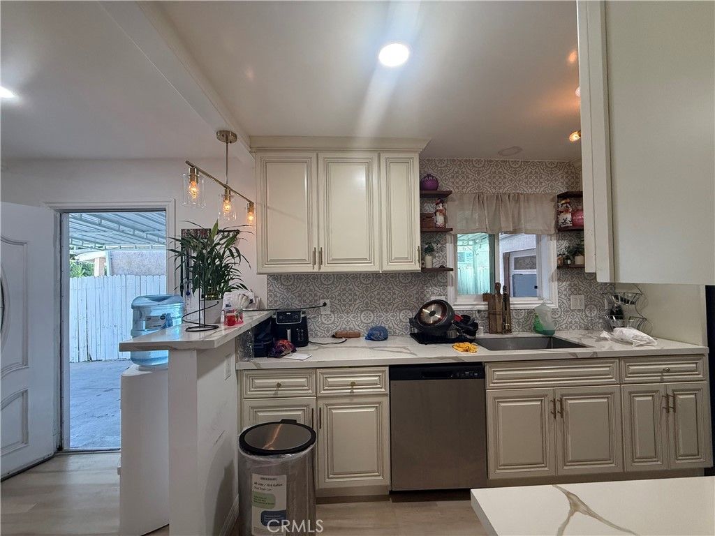 Image 23 of property listing at 1101 W 152nd, Compton, CA 90220