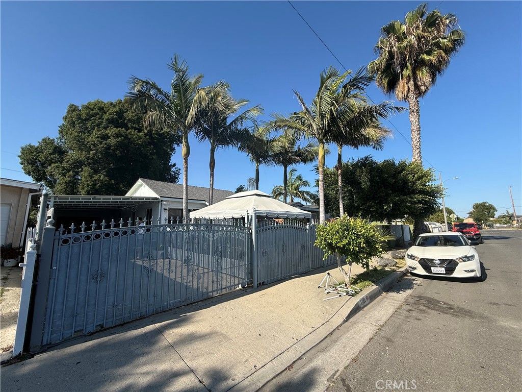 Image 3 of property listing at 1101 W 152nd, Compton, CA 90220