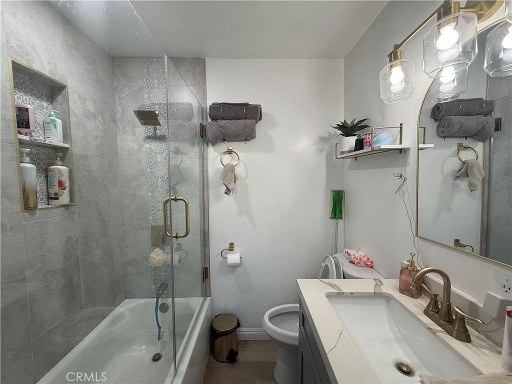 Image 35 of property listing at 1101 W 152nd, Compton, CA 90220