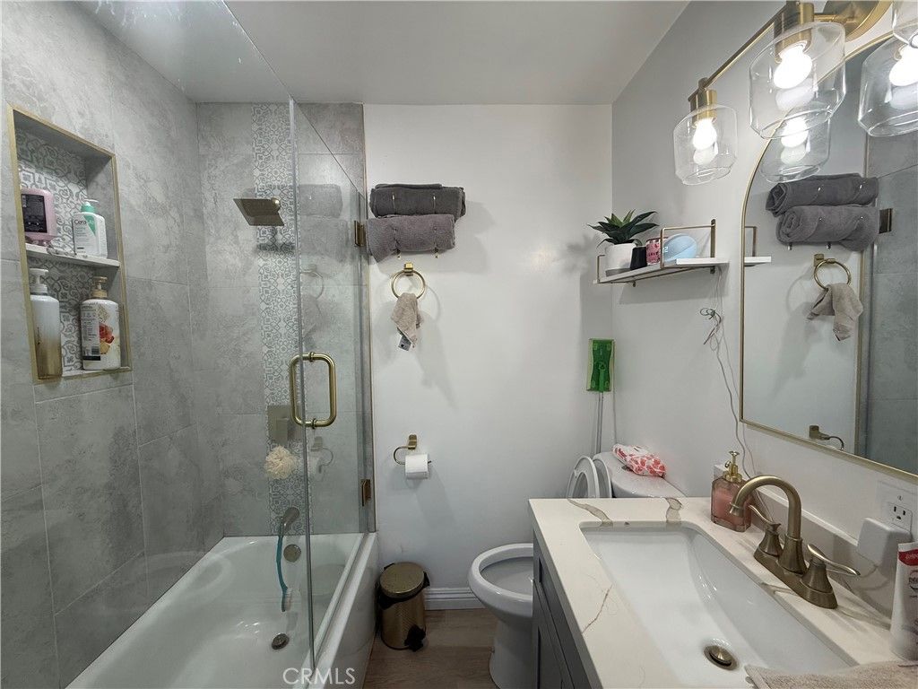 Image 36 of property listing at 1101 W 152nd, Compton, CA 90220